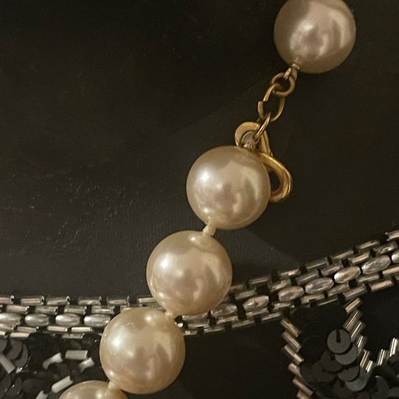 Kenneth J Lane chunky faux pearls necklace - Picture 3 of 12